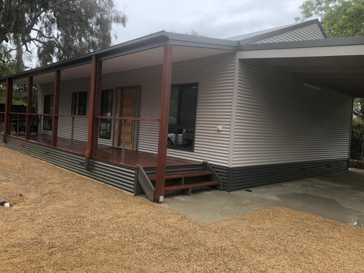 High Country Holiday Park Mansfield Exterior photo