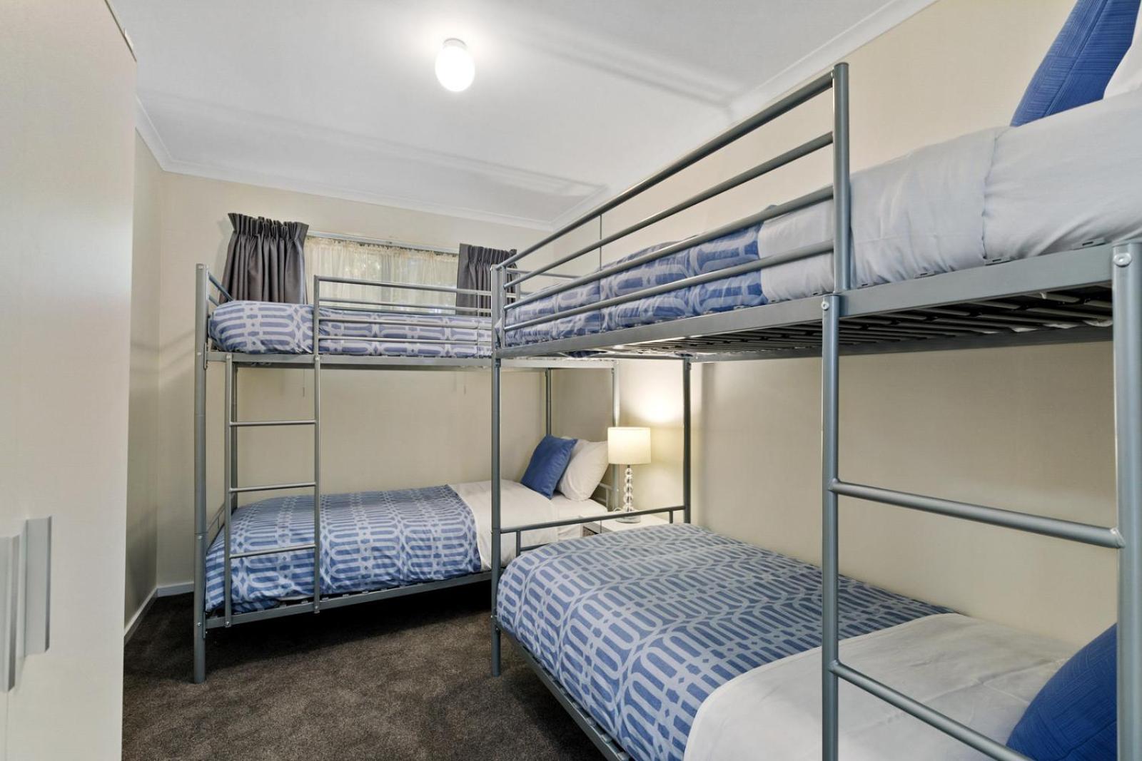 High Country Holiday Park Mansfield Room photo